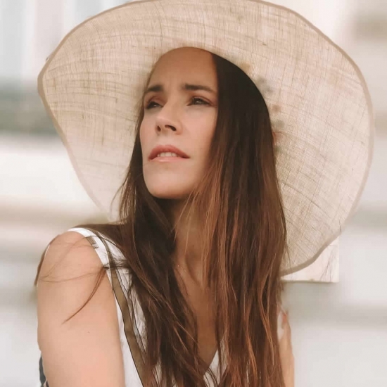 Influencer   Cristina López - Official and Instagramer.