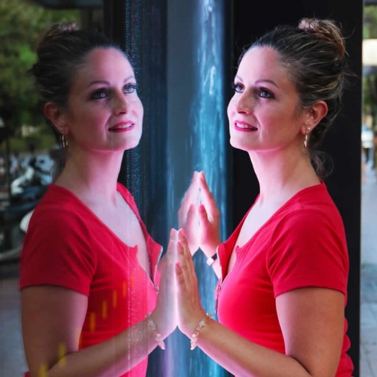 Influencer  Sandra Torreño - Travel agent and flight attendant.